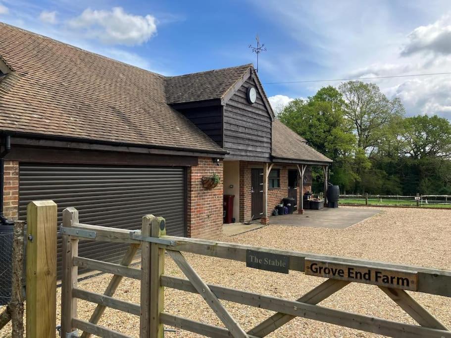 The Stable, Grove End Farm Lejlighed Petworth Eksteriør billede